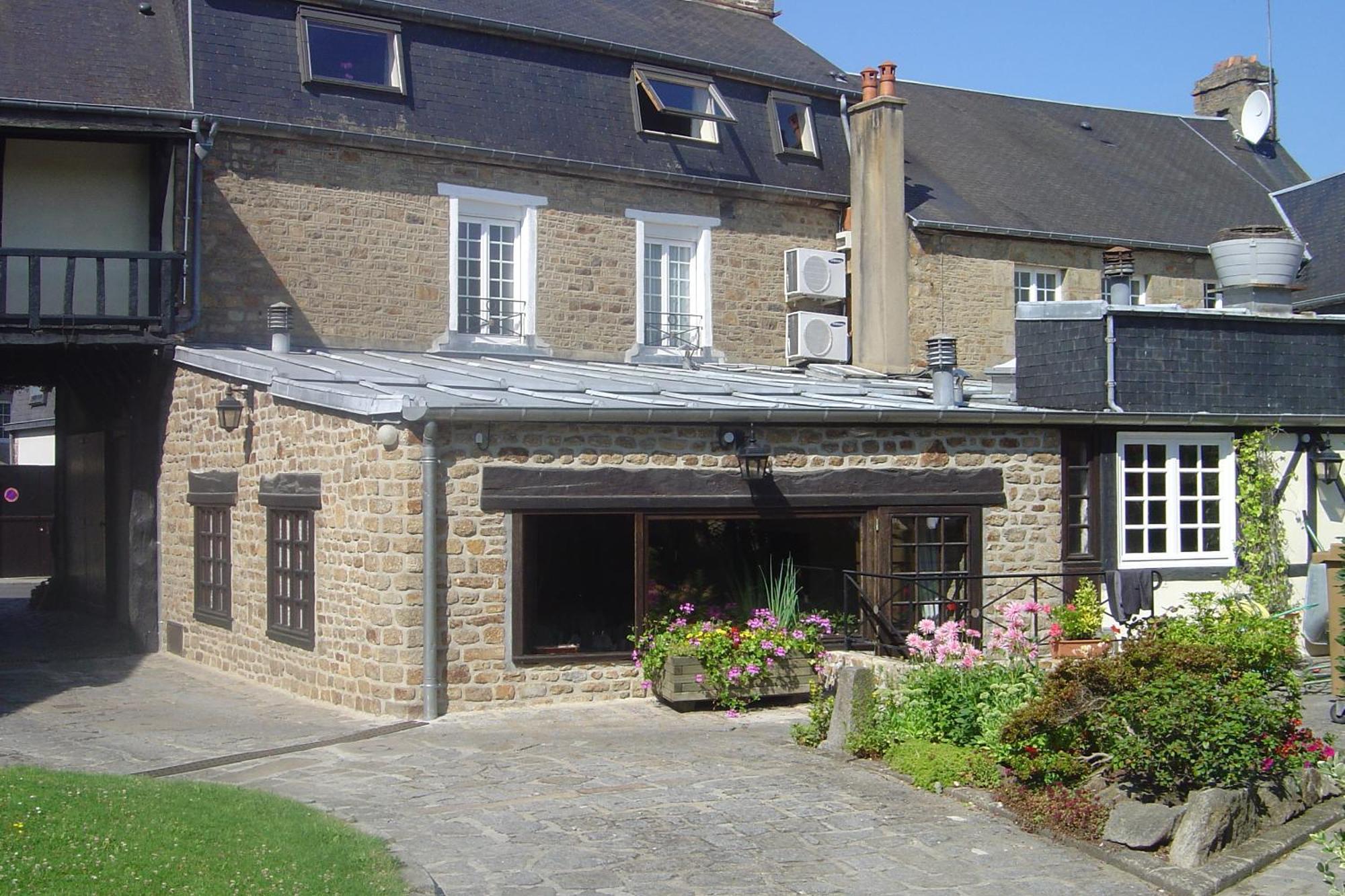 Hotel De La Croix D'Or Avranches Exterior photo