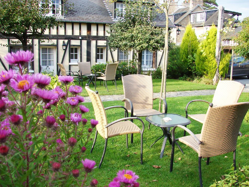 Hotel De La Croix D'Or Avranches Exterior photo